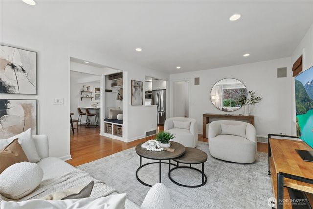 6523 40th Avenue NE, Seattle, WA 98115