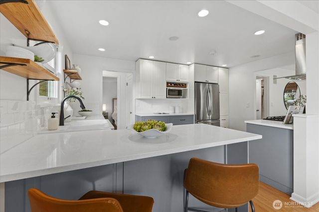 6523 40th Avenue NE, Seattle, WA 98115