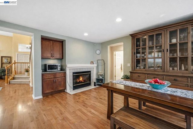 15100 Shining Star Ln, San Leandro, CA 94579