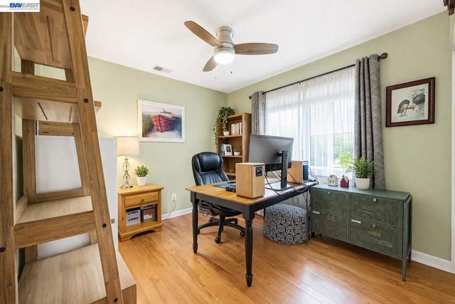 15100 Shining Star Ln, San Leandro, CA 94579