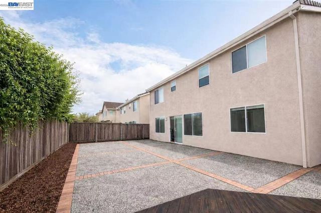 15100 Shining Star Ln, San Leandro, CA 94579