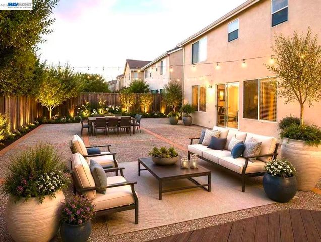 15100 Shining Star Ln, San Leandro, CA 94579