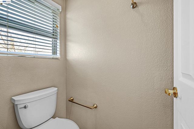 15100 Shining Star Ln, San Leandro, CA 94579
