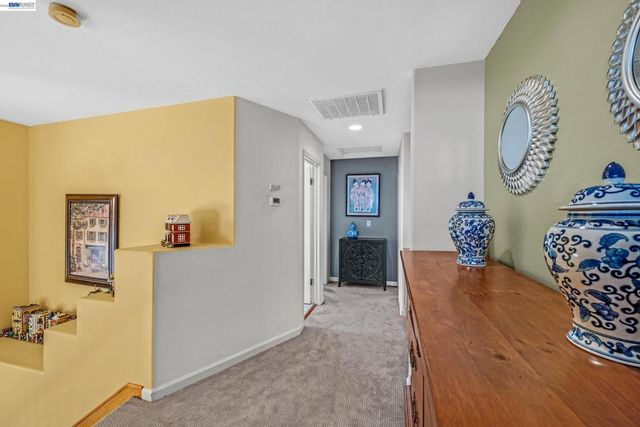 15100 Shining Star Ln, San Leandro, CA 94579