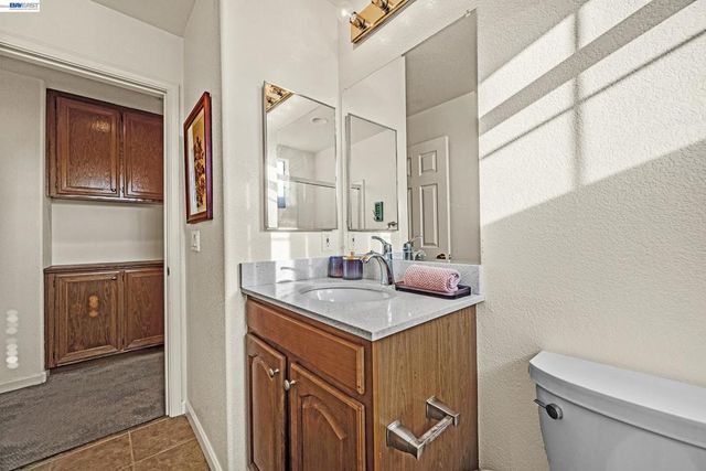 15100 Shining Star Ln, San Leandro, CA 94579