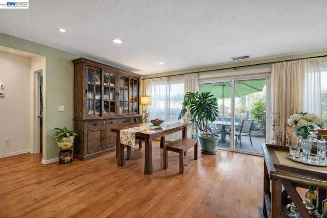 15100 Shining Star Ln, San Leandro, CA 94579