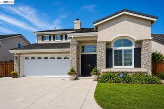 15100 Shining Star Ln, San Leandro, CA 94579