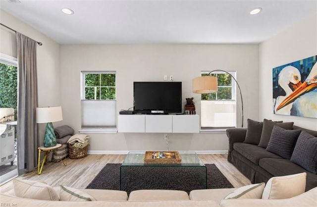 737 23rd ST, Virginia Beach, VA 23451