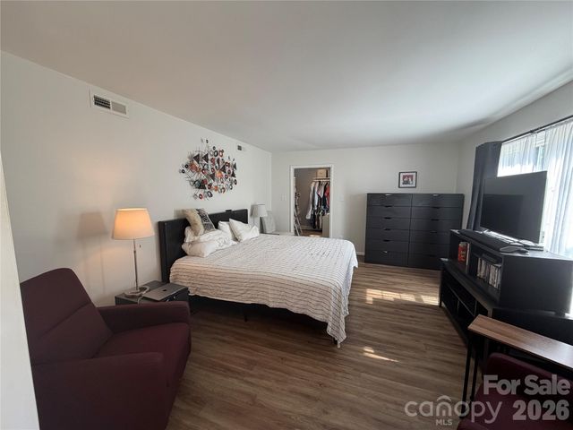 3755 21st Street NE, Hickory, NC 28601