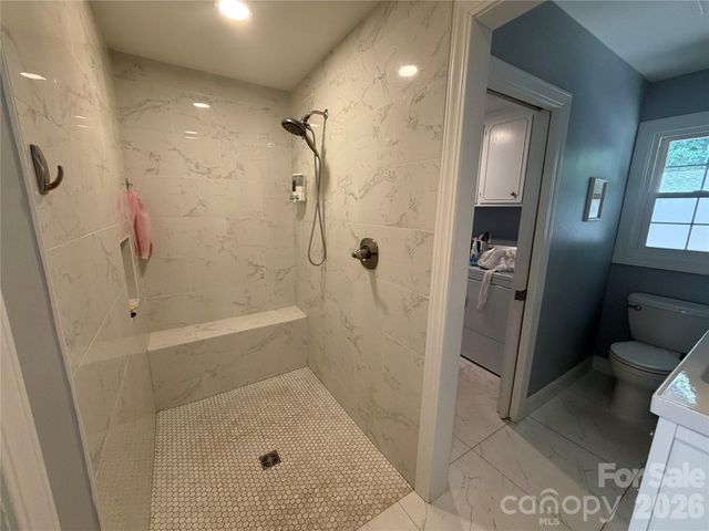 3755 21st Street NE, Hickory, NC 28601