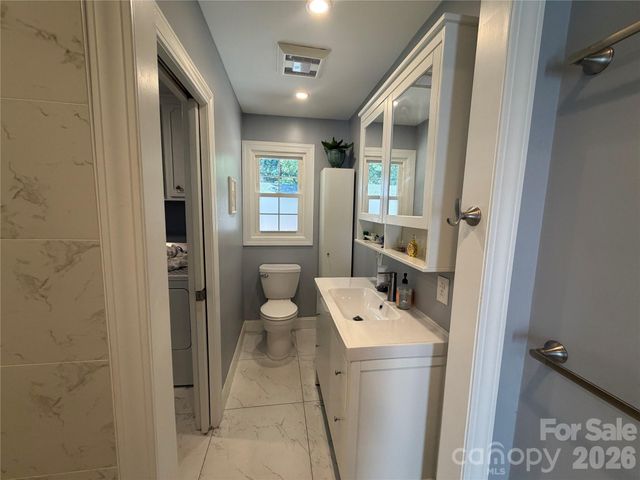 3755 21st Street NE, Hickory, NC 28601