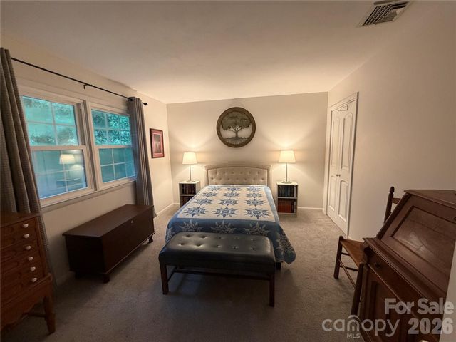 3755 21st Street NE, Hickory, NC 28601