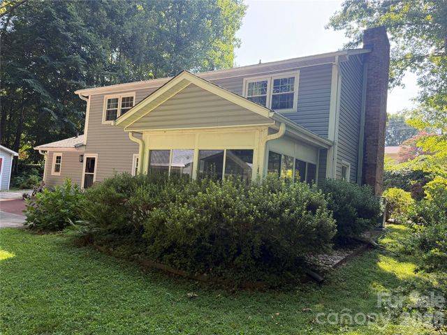 3755 21st Street NE, Hickory, NC 28601