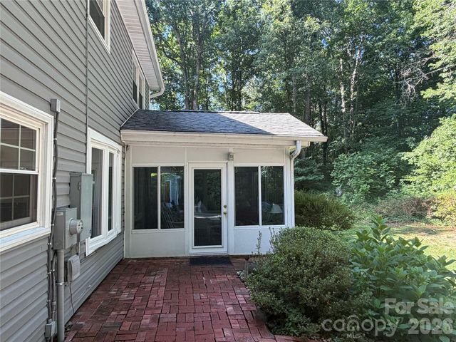 3755 21st Street NE, Hickory, NC 28601