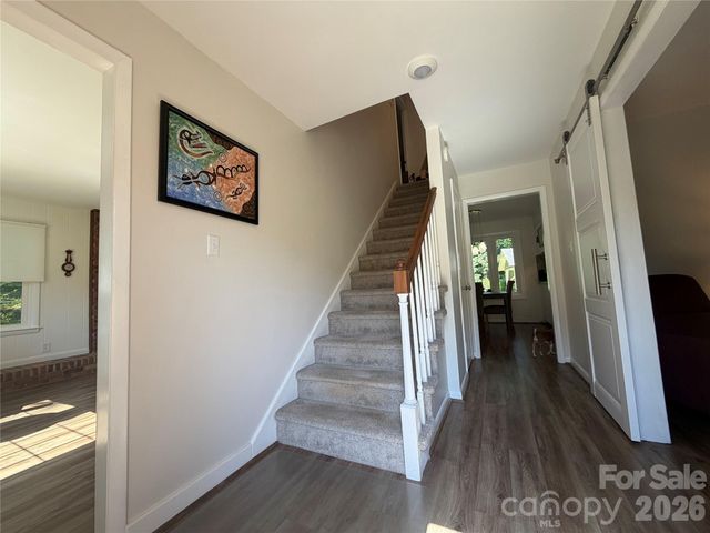 3755 21st Street NE, Hickory, NC 28601