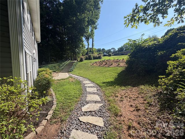 3755 21st Street NE, Hickory, NC 28601