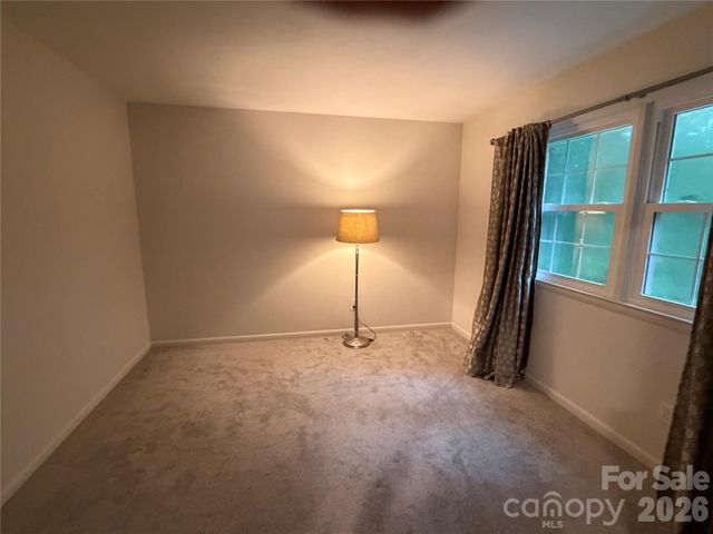 3755 21st Street NE, Hickory, NC 28601