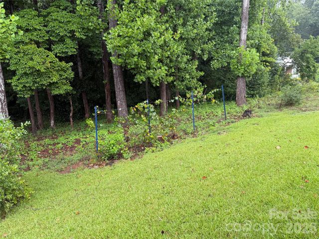 3755 21st Street NE, Hickory, NC 28601