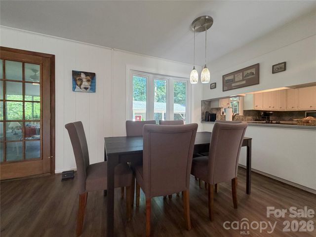 3755 21st Street NE, Hickory, NC 28601