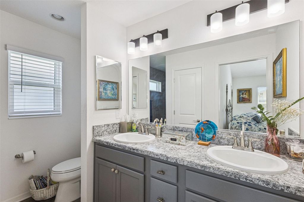 Image 19 of property listing at 2378 YOUNGMANN LOOP, The Villages, FL 32163