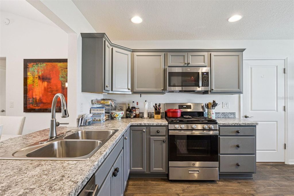 Image 5 of property listing at 2378 YOUNGMANN LOOP, The Villages, FL 32163