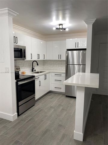 15550 SW 80th St E-207, Miami, FL 33193