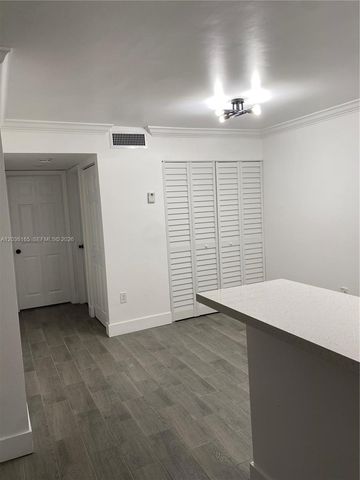 15550 SW 80th St E-207, Miami, FL 33193