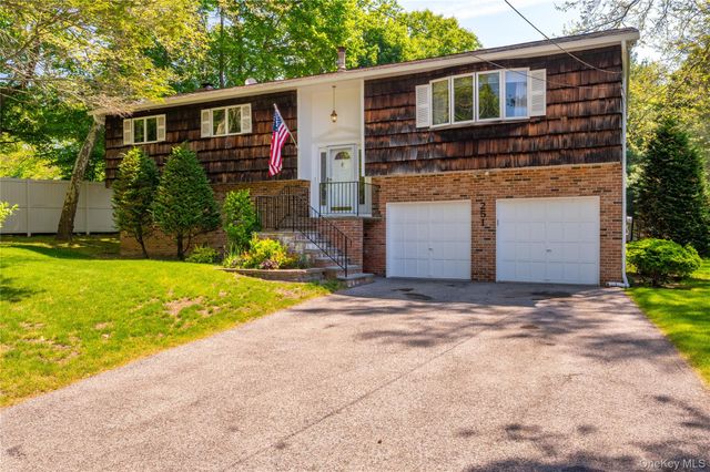 251 Bainbridge Avenue, Thornwood, NY 10594