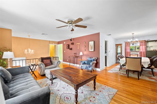 251 Bainbridge Avenue, Thornwood, NY 10594