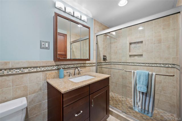 251 Bainbridge Avenue, Thornwood, NY 10594