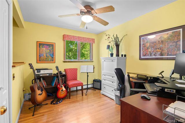 251 Bainbridge Avenue, Thornwood, NY 10594