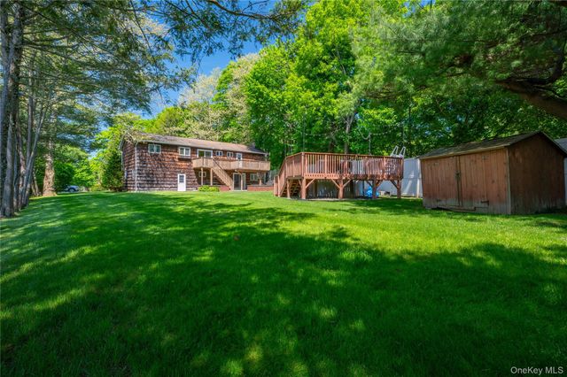 251 Bainbridge Avenue, Thornwood, NY 10594