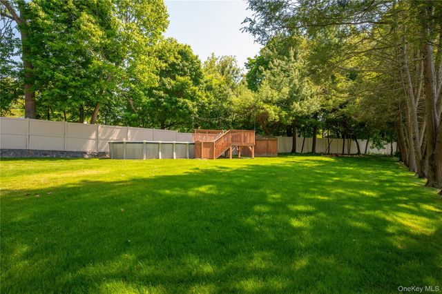 251 Bainbridge Avenue, Thornwood, NY 10594