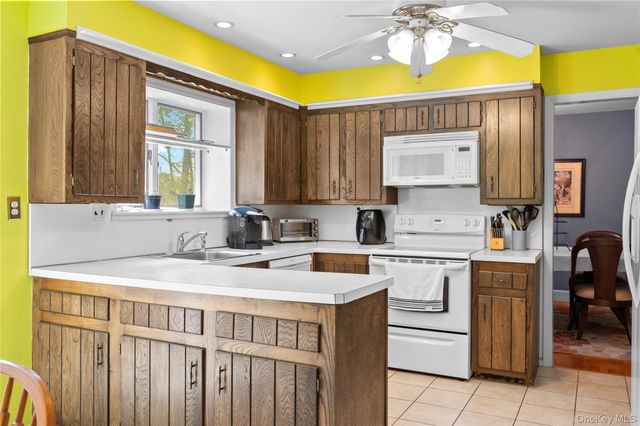 251 Bainbridge Avenue, Thornwood, NY 10594