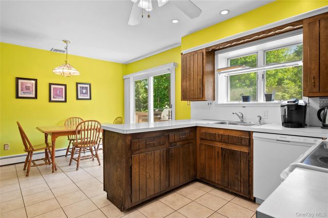 251 Bainbridge Avenue, Thornwood, NY 10594