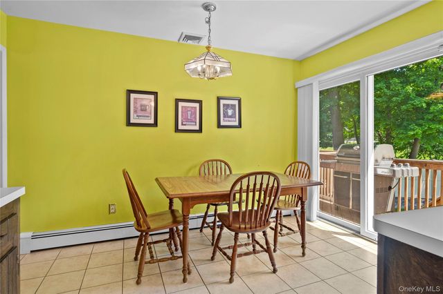 251 Bainbridge Avenue, Thornwood, NY 10594