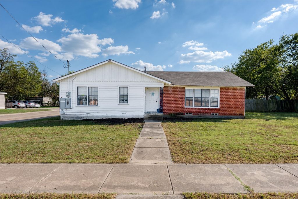 912 Greenville Road, Mckinney, TX 75069