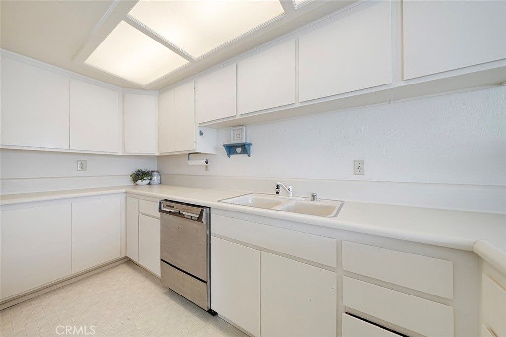 Image 11 of property listing at 267 Avenida Lobeiro D, San Clemente, CA 92672