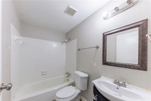 1060 S Millard Way, Stone Mountain, GA 30088