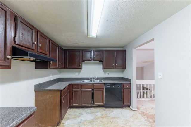 1060 S Millard Way, Stone Mountain, GA 30088