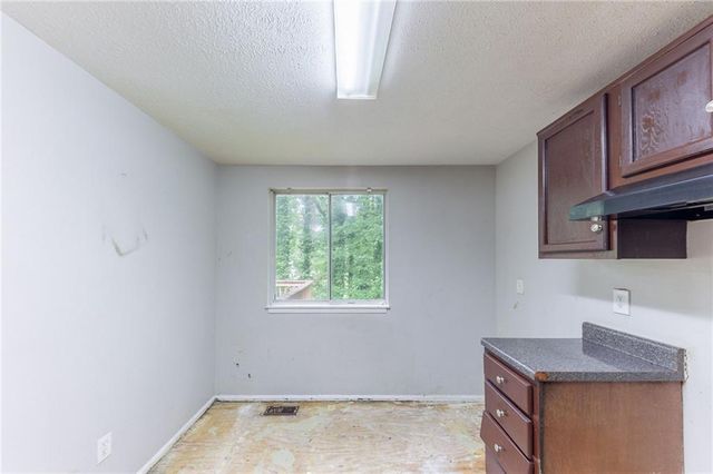 1060 S Millard Way, Stone Mountain, GA 30088