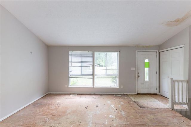 1060 S Millard Way, Stone Mountain, GA 30088