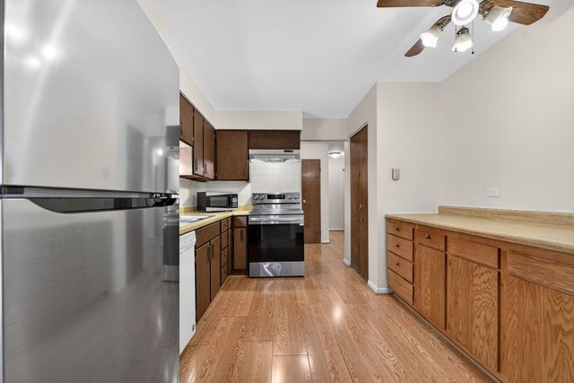 931 W Arquilla Drive 415, Glenwood, IL 60425