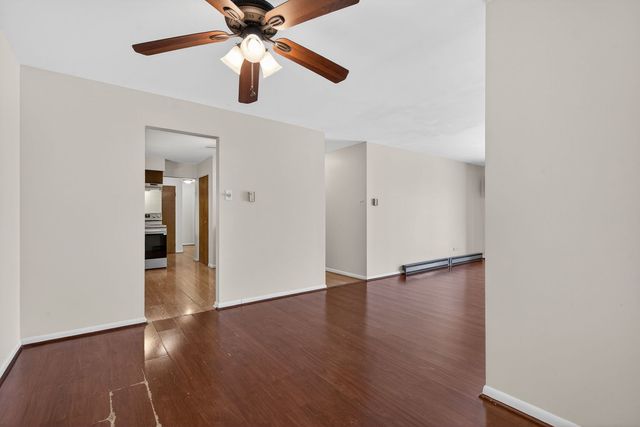 931 W Arquilla Drive 415, Glenwood, IL 60425