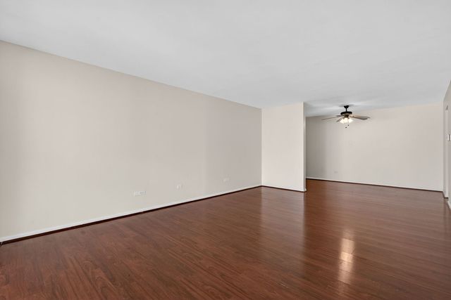 931 W Arquilla Drive 415, Glenwood, IL 60425