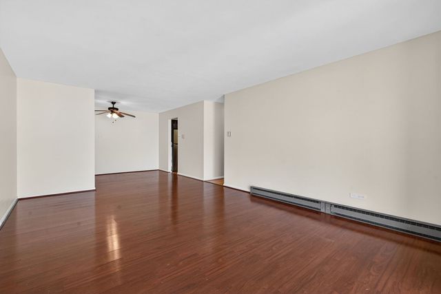 931 W Arquilla Drive 415, Glenwood, IL 60425