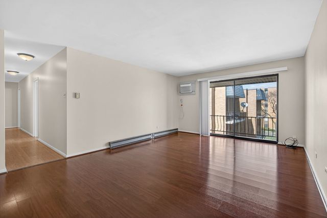 931 W Arquilla Drive 415, Glenwood, IL 60425