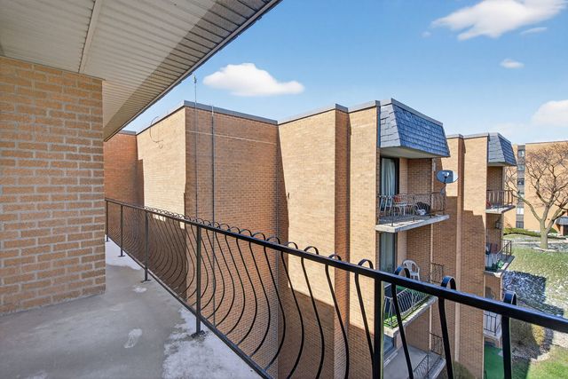 931 W Arquilla Drive 415, Glenwood, IL 60425