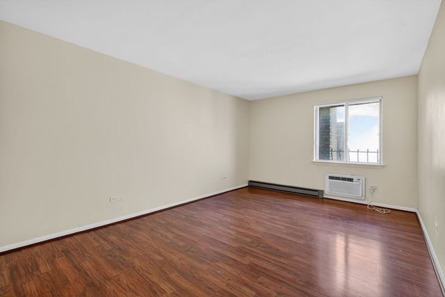 931 W Arquilla Drive 415, Glenwood, IL 60425