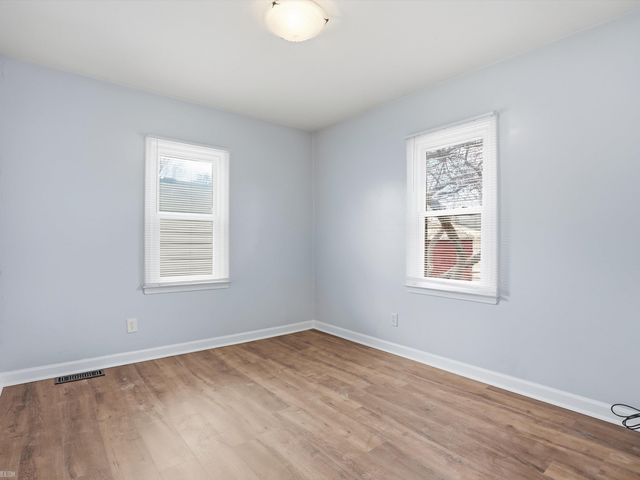 20629 Hollywood Street, Harper Woods, MI 48225